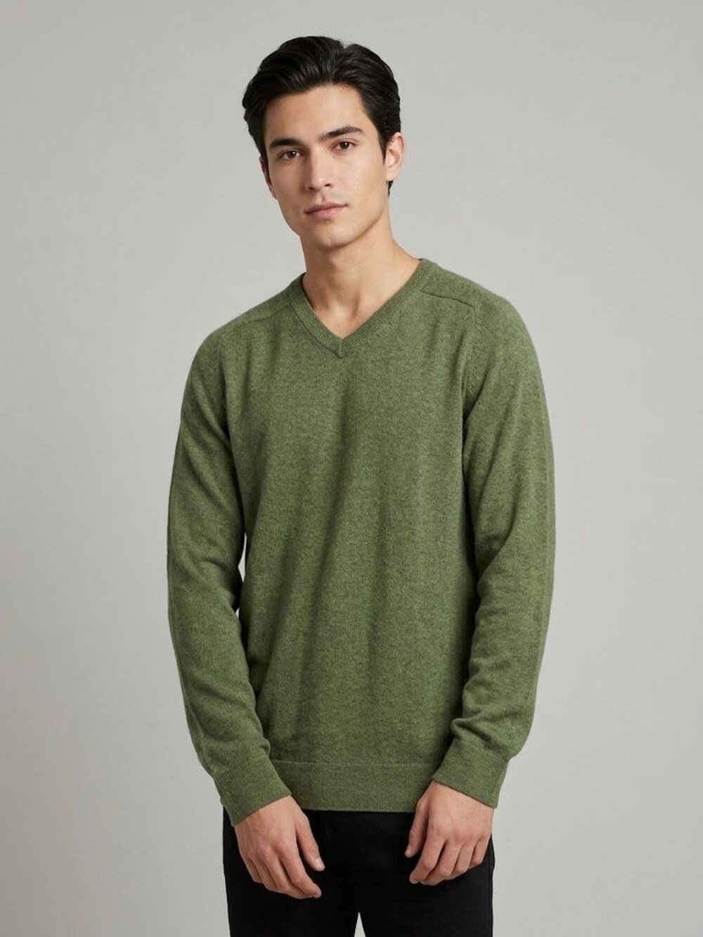 L.L. Bean Mens Olive Green V-Neck Sweater Medium Cotton Cashmere Blend Knit